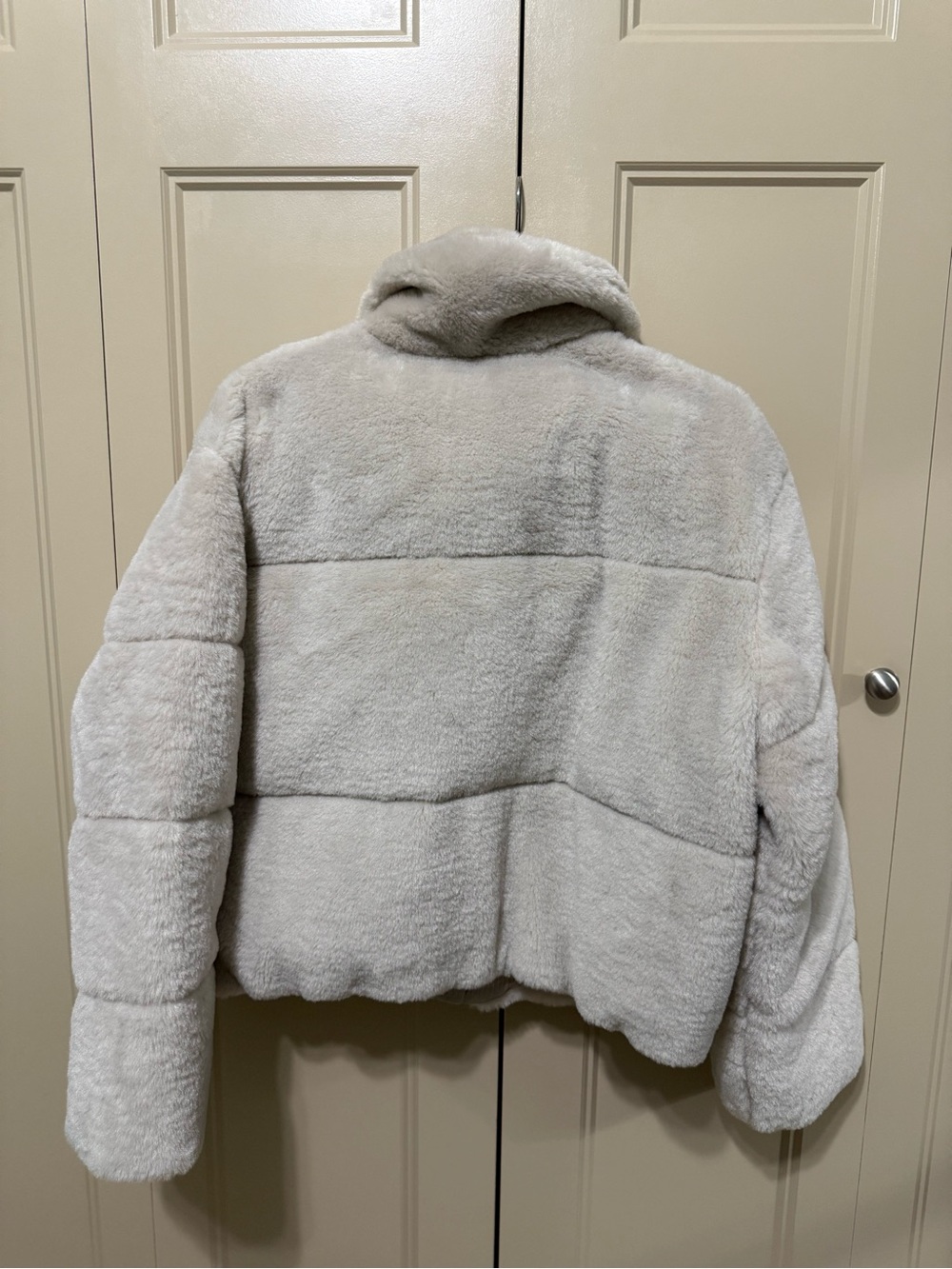 Abercrombie & Fitch Light Cream Faux Fur-Lined Jacket - Picture 4 of 11